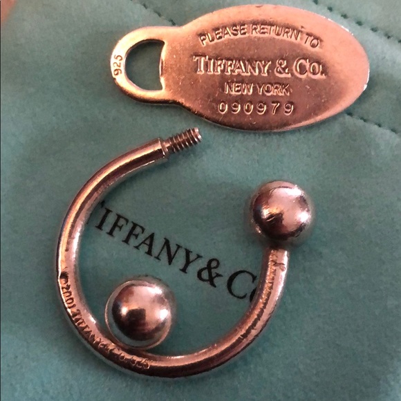 Tiffany & Co authentic sterling solid key chain - Picture 2 of 4